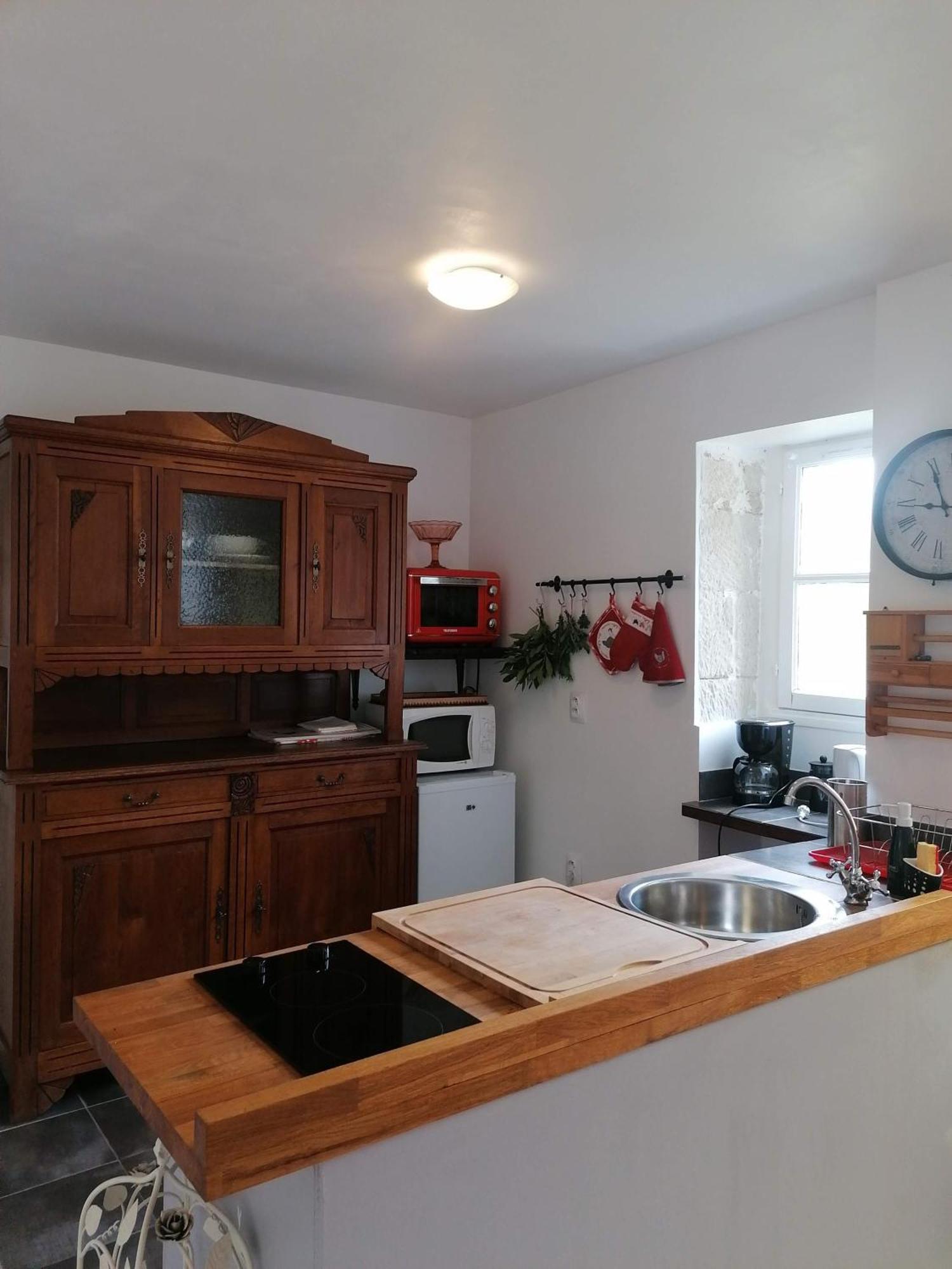 Gite 4 Pers, Jacuzzi, Piscine, Proche Futuroscope, Calme Et Nature A La Roche Posay La Roche-Posay Exterior photo