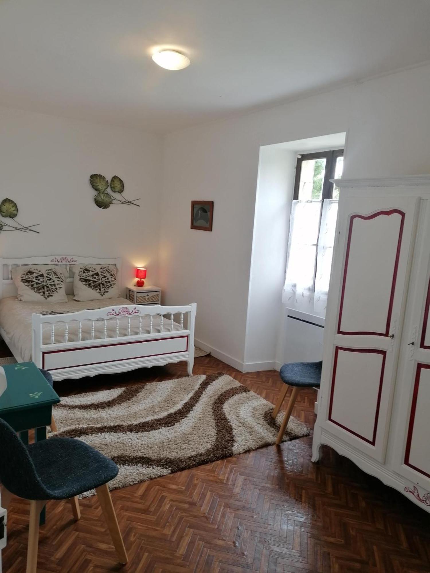Gite 4 Pers, Jacuzzi, Piscine, Proche Futuroscope, Calme Et Nature A La Roche Posay La Roche-Posay Exterior photo