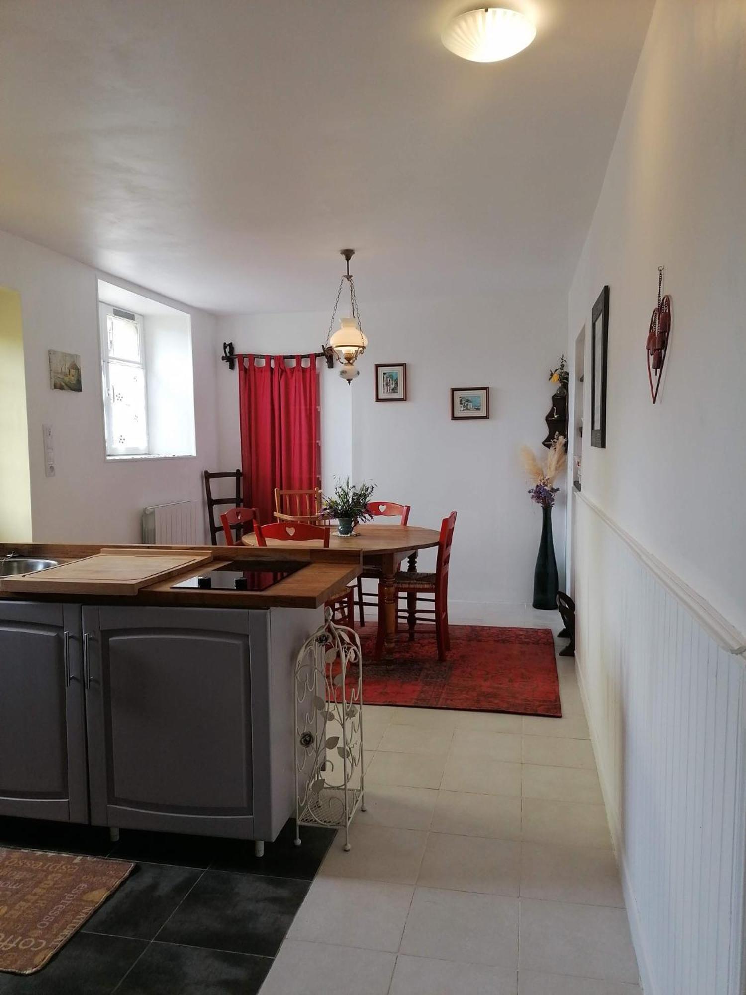 Gite 4 Pers, Jacuzzi, Piscine, Proche Futuroscope, Calme Et Nature A La Roche Posay La Roche-Posay Exterior photo