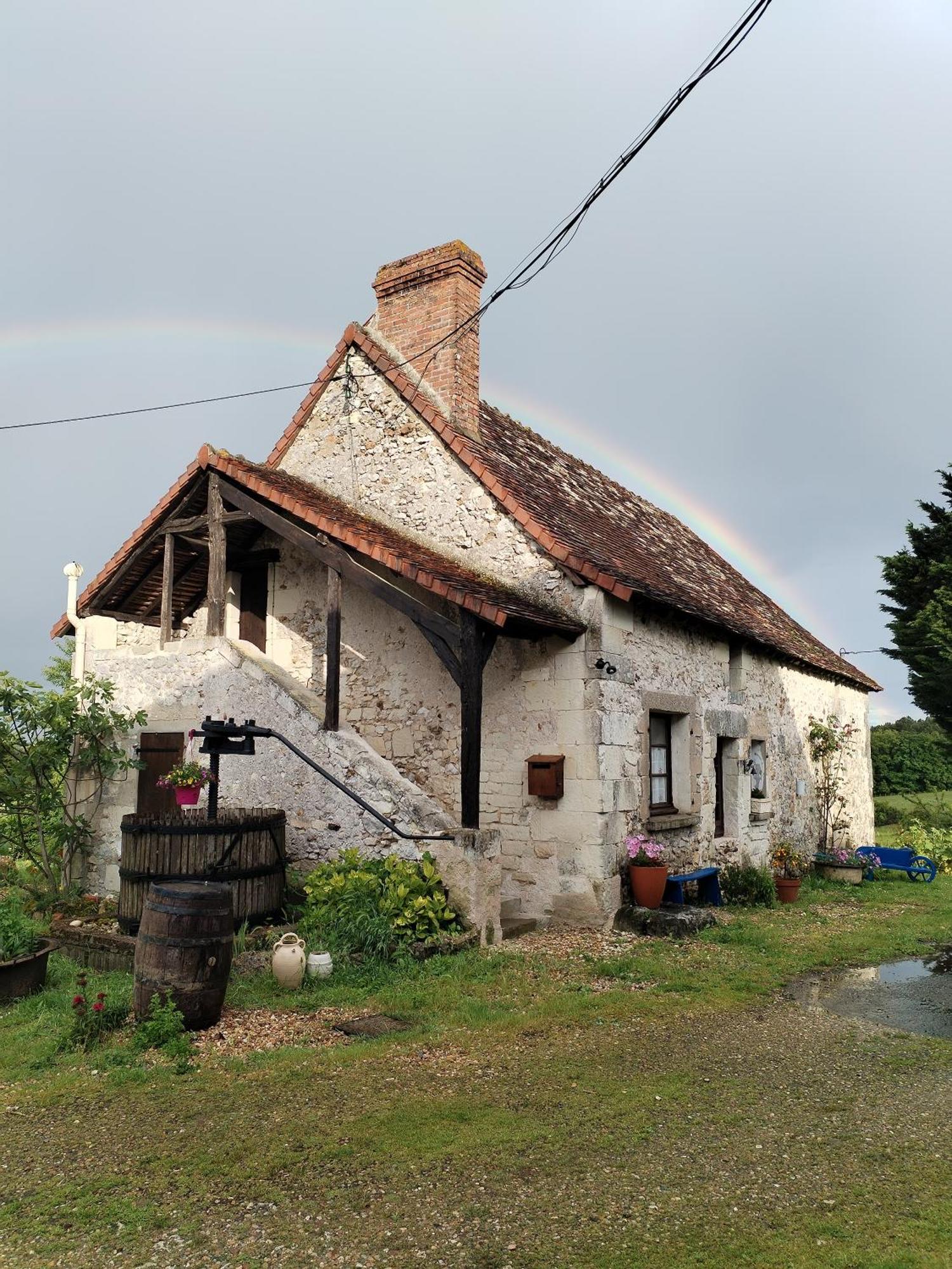 Gite 4 Pers, Jacuzzi, Piscine, Proche Futuroscope, Calme Et Nature A La Roche Posay La Roche-Posay Exterior photo