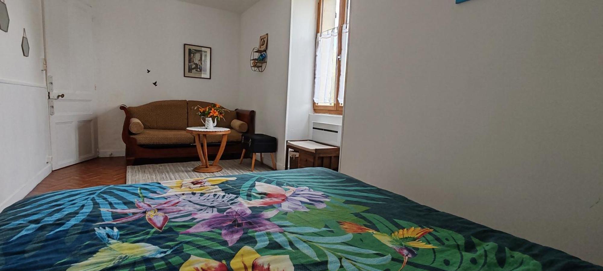 Gite 4 Pers, Jacuzzi, Piscine, Proche Futuroscope, Calme Et Nature A La Roche Posay Exterior photo